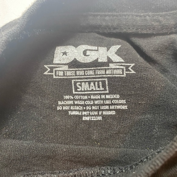 DGK skateboarding Trippin T-Shirt Trippy Mushrooms Art Colorful Tee Skate Small - Picture 3 of 4